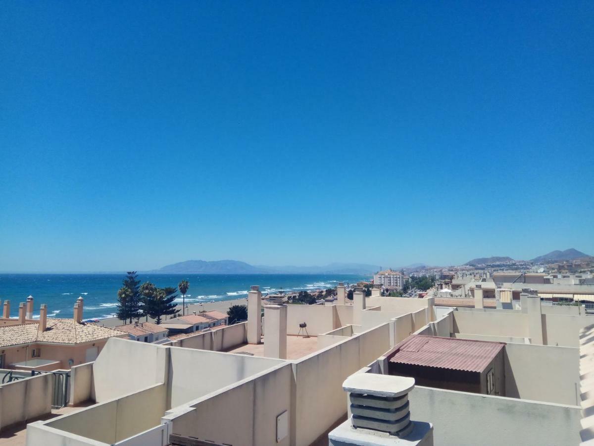 Precioso Atico En Torre De Benagalbon A 20 Metros Del Mar. Apartment Bagian luar foto