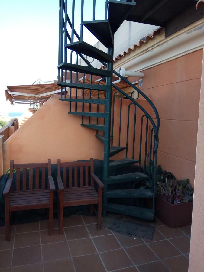 Precioso Atico En Torre De Benagalbon A 20 Metros Del Mar. Apartment Bagian luar foto