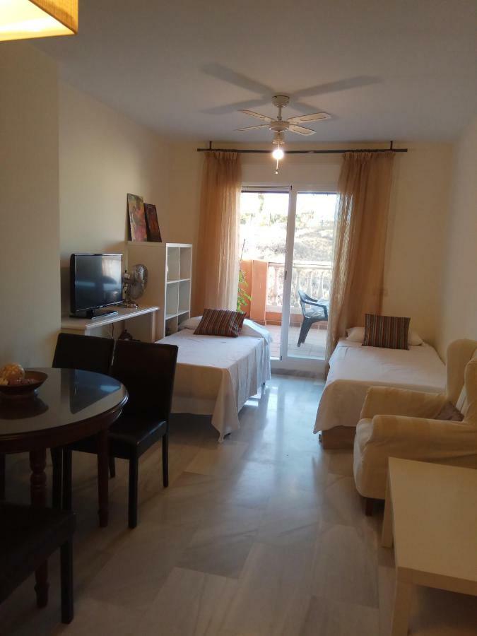 Precioso Atico En Torre De Benagalbon A 20 Metros Del Mar. Apartment Bagian luar foto