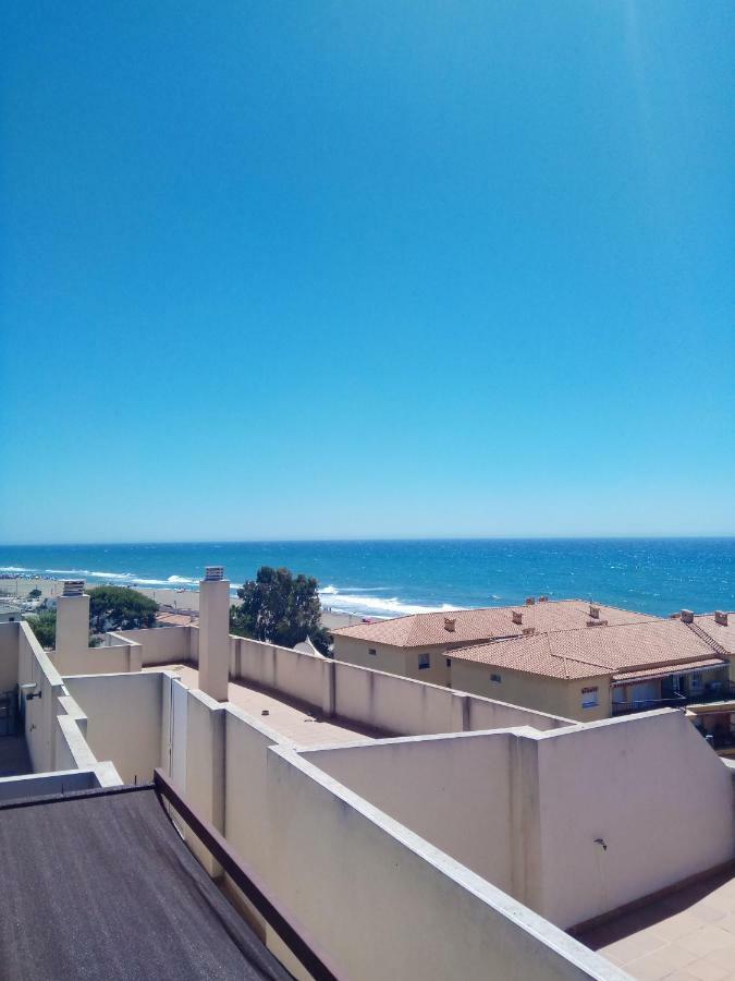 Precioso Atico En Torre De Benagalbon A 20 Metros Del Mar. Apartment Bagian luar foto